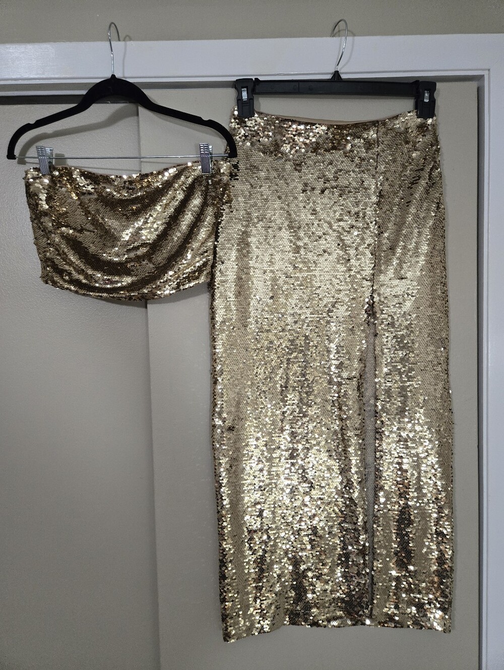 Gianni Bini Gold Sequin Skirt & Top Size Small Halloween Costume